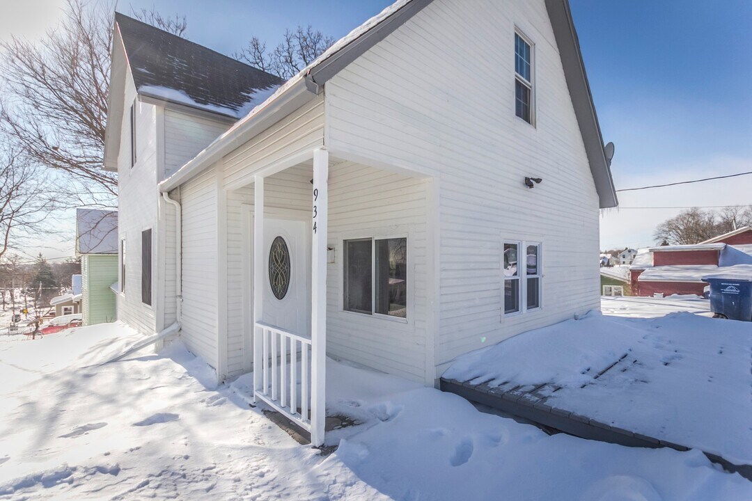 934 23rd St in Des Moines, IA - Foto de edificio