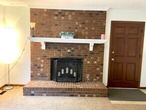 102 Chevis Dr in Cary, NC - Building Photo - Building Photo