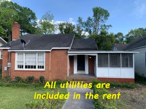 321 5th Ave, Unit A in Eastman, GA - Building Photo - Building Photo