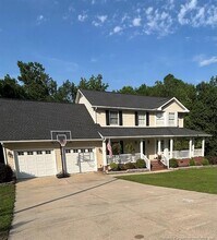 1699 Sykes Pond Rd in Fayetteville, NC - Foto de edificio - Building Photo