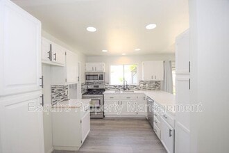 2675 Munson St in Camarillo, CA - Building Photo - Building Photo