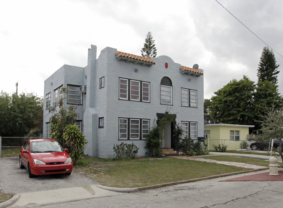 516 44th St in West Palm Beach, FL - Foto de edificio