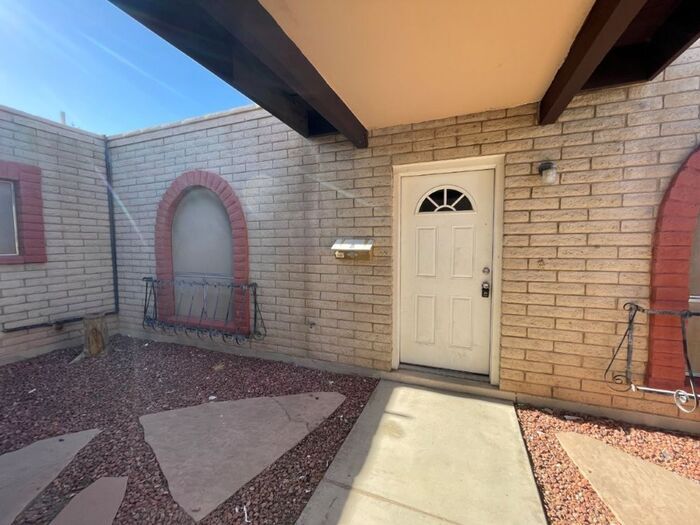 1150 N Wedgewood Cir in Mesa, AZ - Building Photo