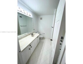3809 Tree Top Dr in Weston, FL - Building Photo - Building Photo