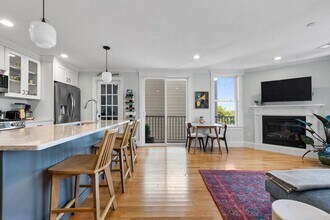 280 E Eagle St in Boston, MA - Building Photo - Building Photo