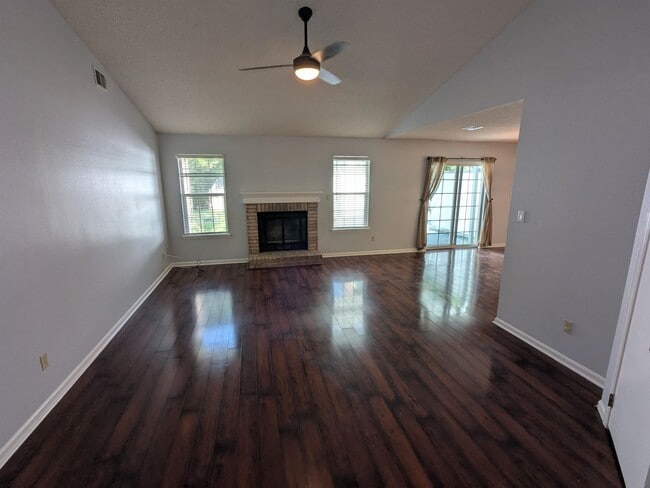 1777 Folkstone Rd in Tallahassee, FL - Building Photo - Building Photo
