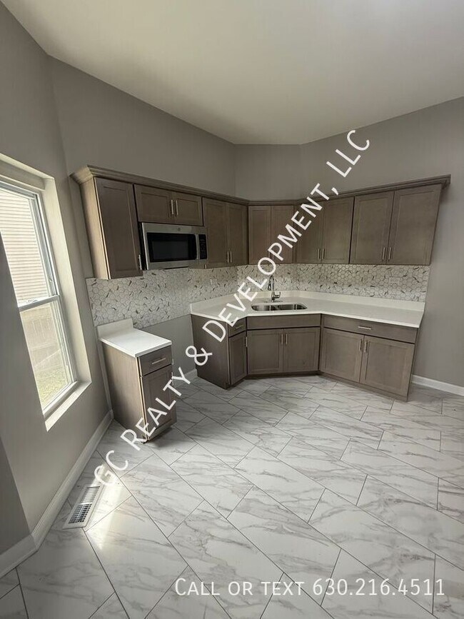 7230 S Perry Ave in Chicago, IL - Building Photo - Building Photo
