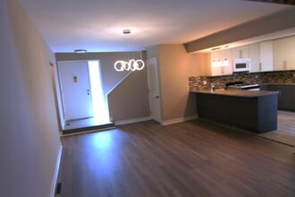 700 Colby Ct in Gurnee, IL - Building Photo - Building Photo