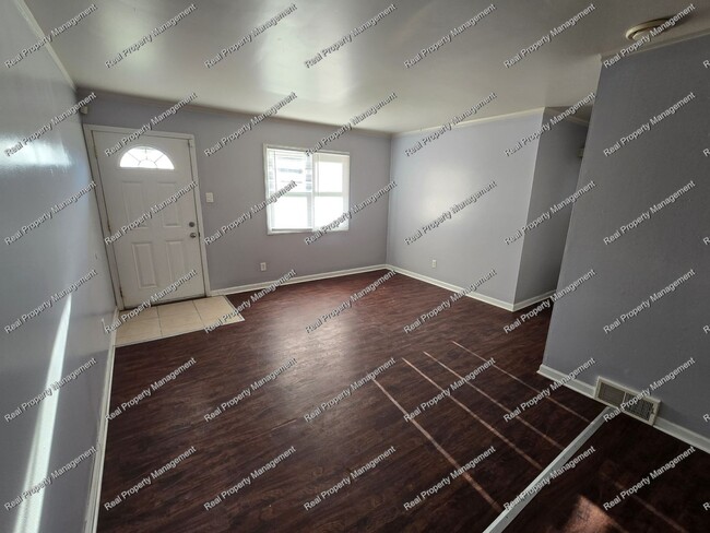 3820 Colbourne St in Hobart, IN - Building Photo - Building Photo