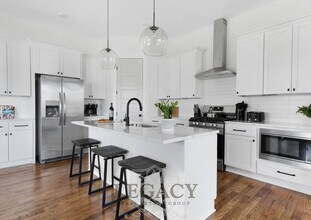 2027 Rosemary Ln in Nashville, TN - Building Photo - Building Photo