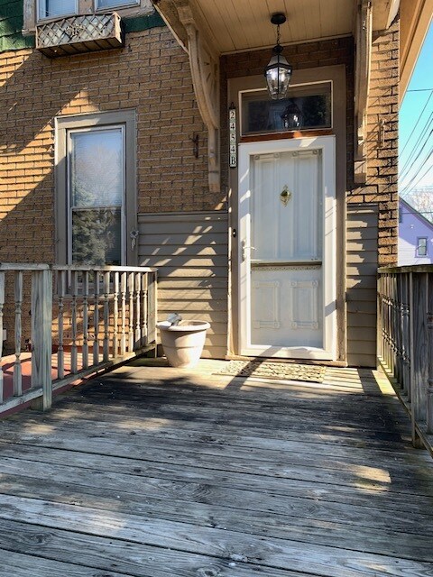 2454 N Pierce St in Milwaukee, WI - Foto de edificio