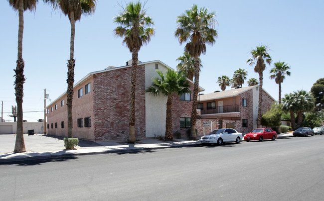 Desert Apartments in Las Vegas, NV - Foto de edificio - Building Photo