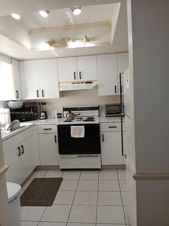 11183 NW 7th St, Unit 202-20 in Miami, FL - Building Photo