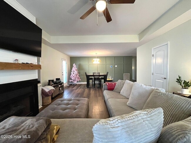 323 Tokay Dr in Fayetteville, NC - Foto de edificio - Building Photo