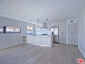 806 6th Ave-Unit -3 in Los Angeles, CA - Building Photo - Building Photo