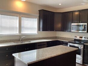 249 Cavanaugh Dr in Commercial Point, OH - Building Photo - Building Photo