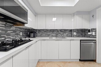7521 Johnson St in Hollywood, FL - Building Photo - Building Photo