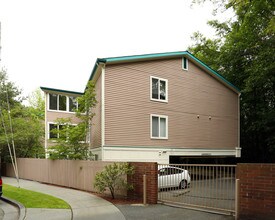 The Discovery Apartments in Seattle, WA - Building Photo - Building Photo