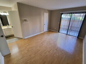 10333 Caminito Aralia in San Diego, CA - Building Photo - Building Photo