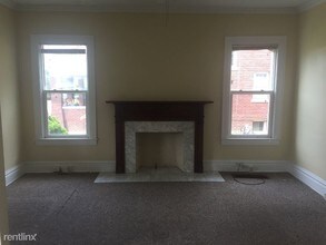 704 10th Ave-Unit -#1 in Huntington, WV - Building Photo - Building Photo