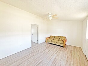 408 W Holland Ave in Alpine, TX - Building Photo - Building Photo
