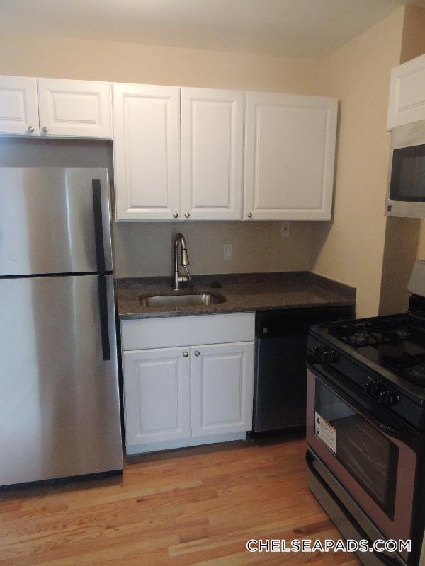 25 Division St, Unit 1 in Chelsea, MA - Building Photo - Building Photo