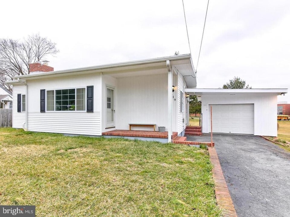 419 S 5th St in Oxford, PA - Building Photo