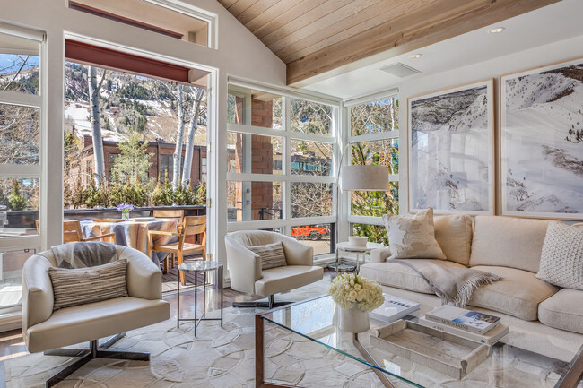 property at 708 E Hyman Ave