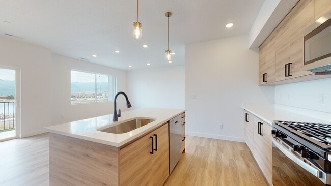 property at 1322 S Sawmill Blvd
