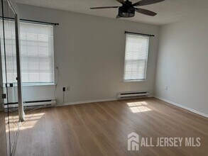 525 Belford Rd in Monroe Township, NJ - Building Photo - Building Photo