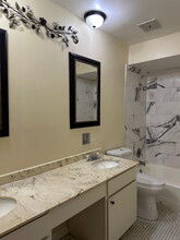 630 N Lincoln Ave, Unit ONE BED in Addison, IL - Building Photo - Building Photo