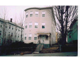 10 Suffield St in Worcester, MA - Building Photo