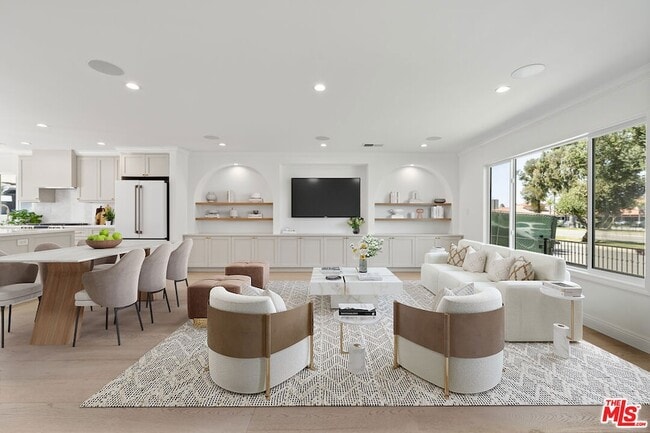 2806 Pacific Coast Hwy in Torrance, CA - Building Photo - Building Photo
