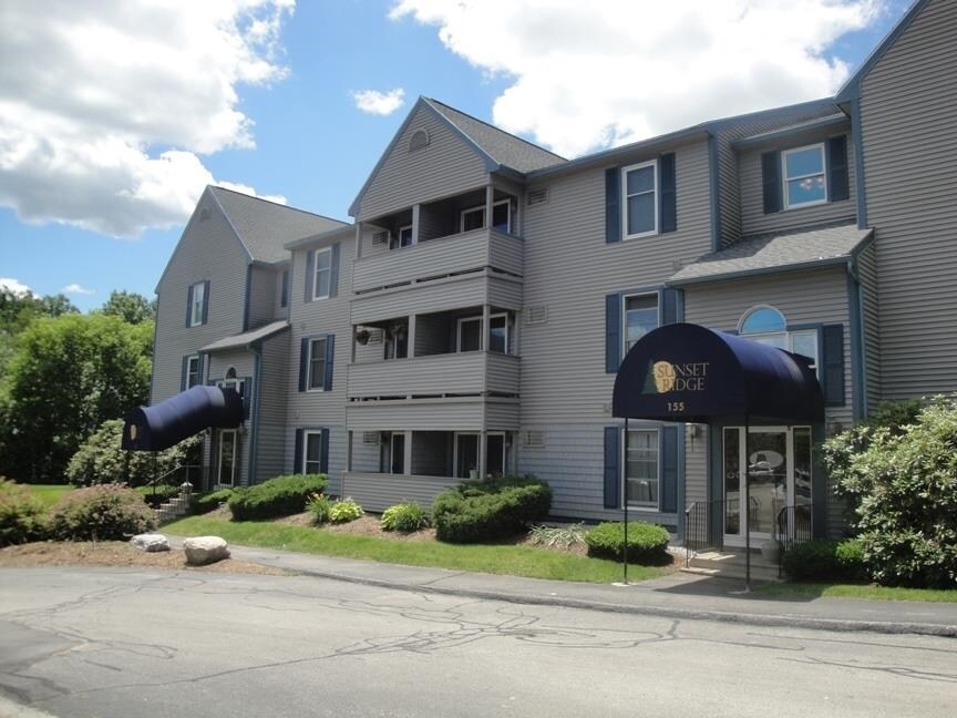 141 Eastern Ave-Unit -104 in Manchester, NH - Building Photo