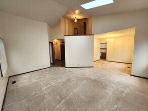 1489 N Pembroke Dr in South Elgin, IL - Building Photo - Building Photo