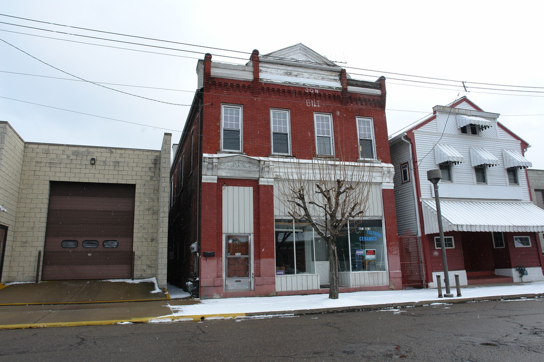 733 E Railroad Ave in Verona, PA - Building Photo