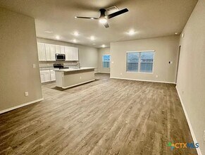 3953 Legend Rnch in New Braunfels, TX - Building Photo - Building Photo