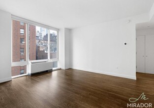 60 W 23 St in New York, NY - Building Photo - Building Photo