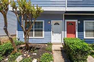 1815 Gary's Park St in San Antonio, TX - Building Photo - Building Photo