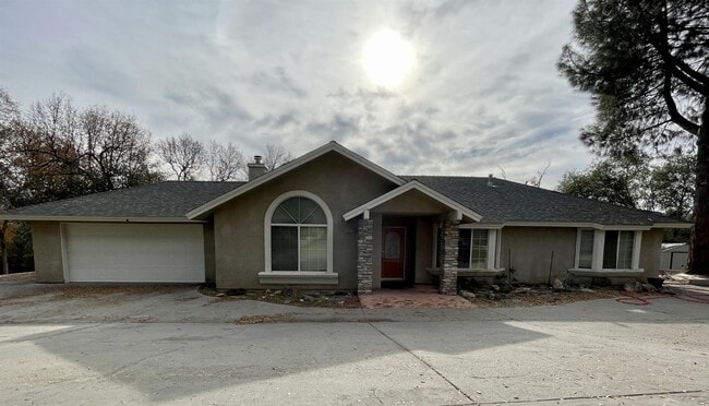 property at Five 5 Oaks Way