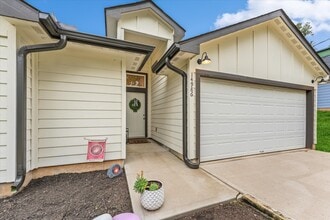 14986 Indian Hill Trail in Willis, TX - Building Photo - Building Photo