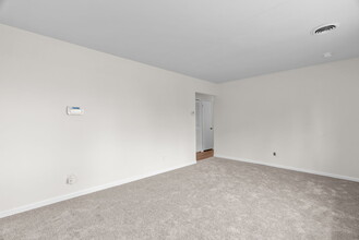 45 Louise Ln in Sauget, IL - Building Photo - Building Photo