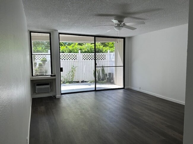 property at 75-5669-5669 Kuakini Hwy