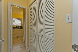 2118 Kuhio Ave. in Honolulu, HI - Building Photo - Building Photo