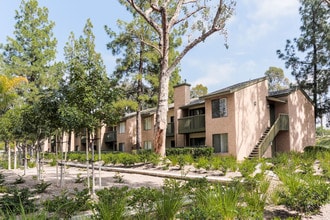 Forest Glen in Lake Forest, CA - Foto de edificio - Building Photo