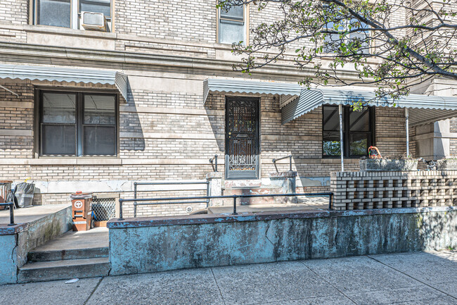 290 Brooklyn Ave in Brooklyn, NY - Foto de edificio - Building Photo