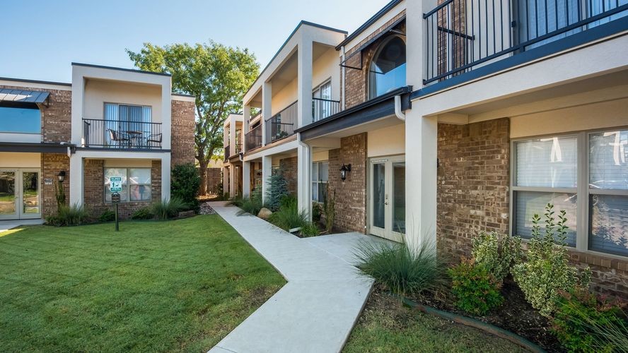 The Terraces at Lakehurst in Oklahoma City, OK - Foto de edificio