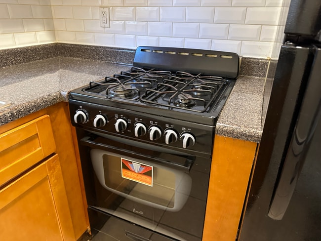 80 Howe Ave in Passaic, NJ - Building Photo - Building Photo