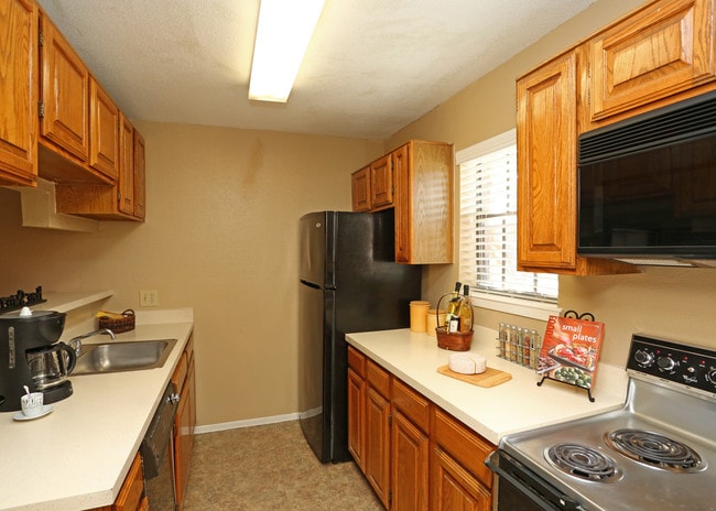 Dove Park Apartments in Grapevine, TX - Building Photo - Interior Photo