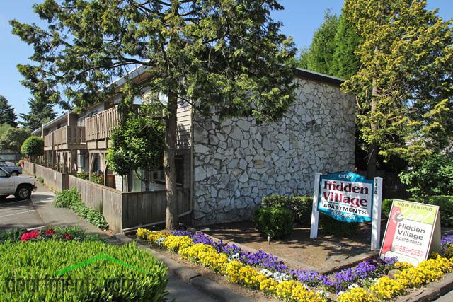 Hidden Village Apartment Homes in Milwaukie, OR - Building Photo